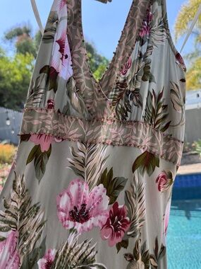 Beautiful Beaded Hawaiian 🌺 Halter Dress